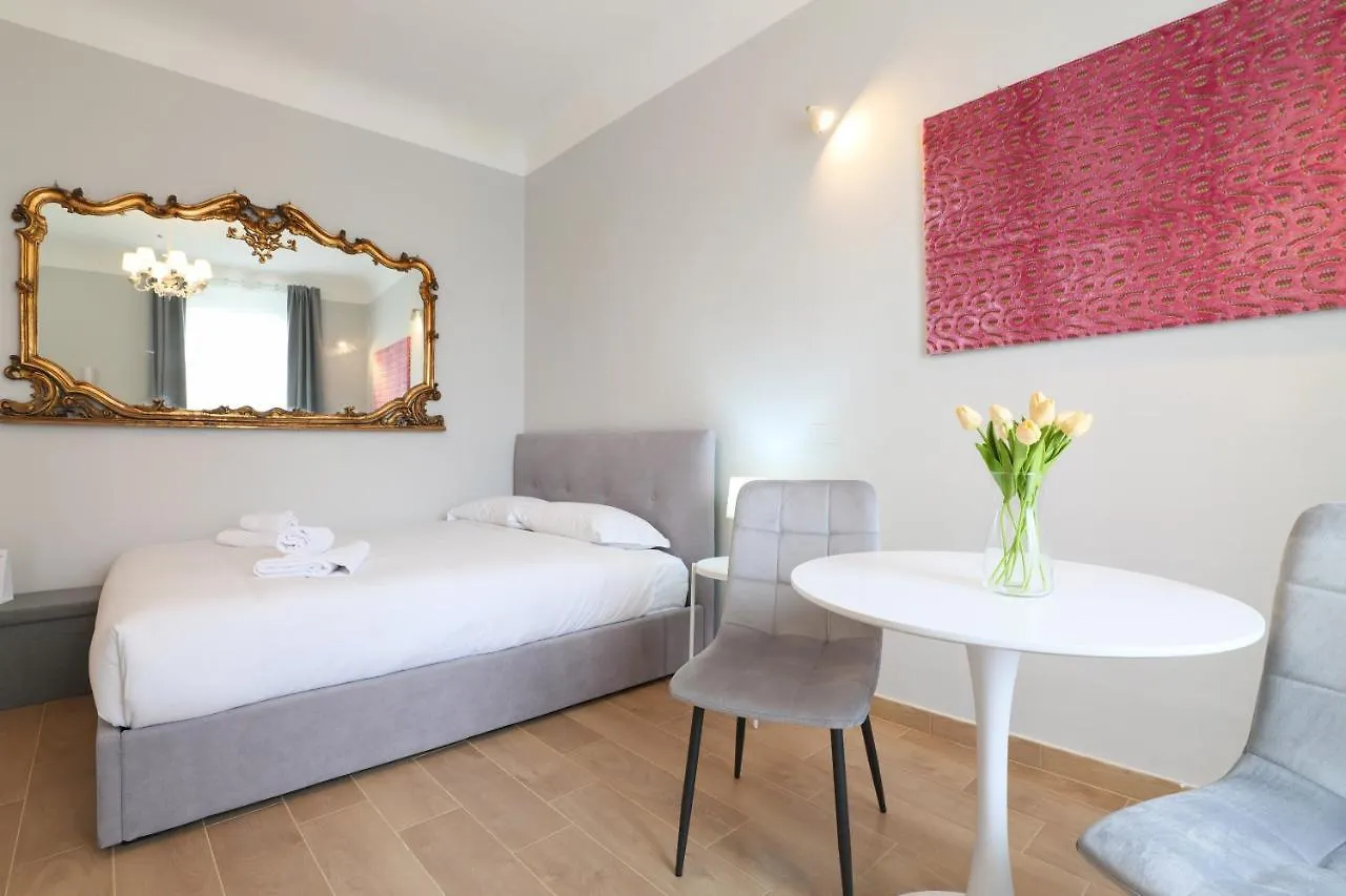 Apartamento Primopiano - Meda 6 Milán 0*,  Italia